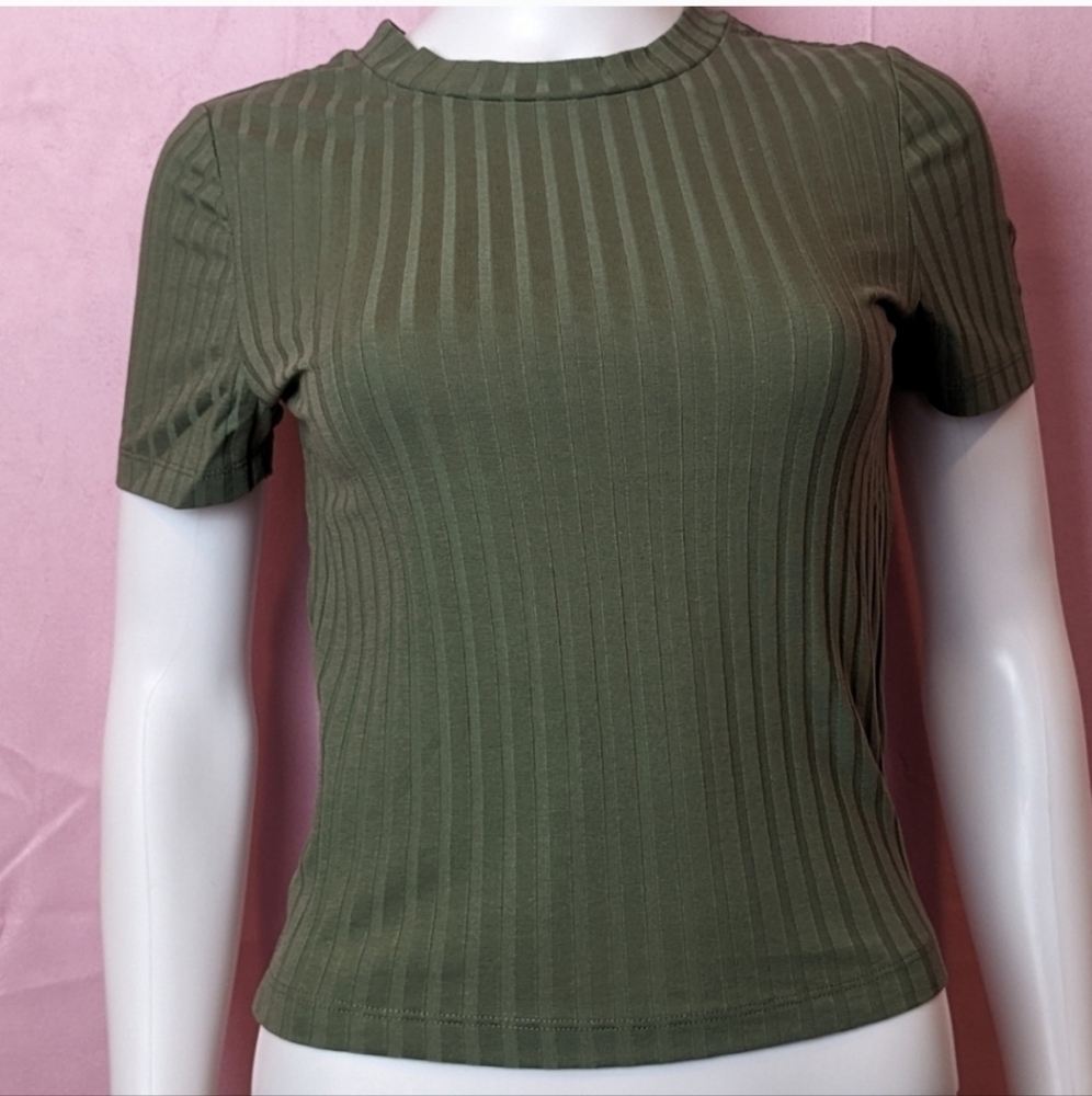 ASOS Green Ribbed Crew Neck Short Sleeve Cropped Tee size 6